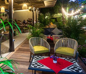 Breakfast and dinner served, international cuisine - Lokal Phuket (Patong)