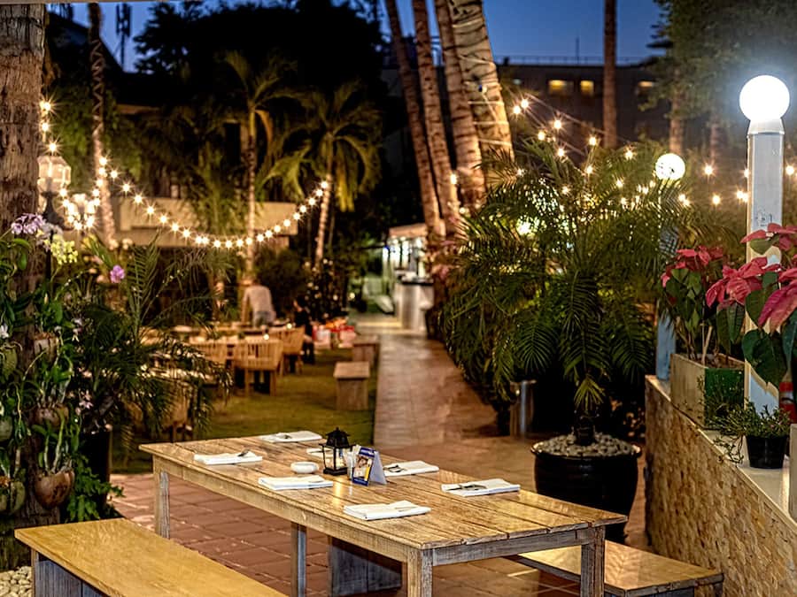 Breakfast and dinner served, international cuisine