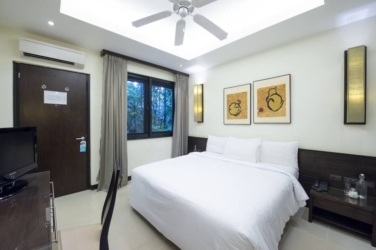 Deluxe Double or Twin Room | 房內夾萬、書桌、手提電腦工作空間、遮光窗簾/窗簾