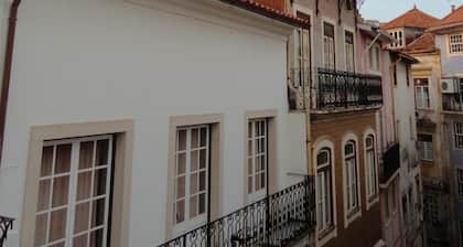Be Coimbra Hostels