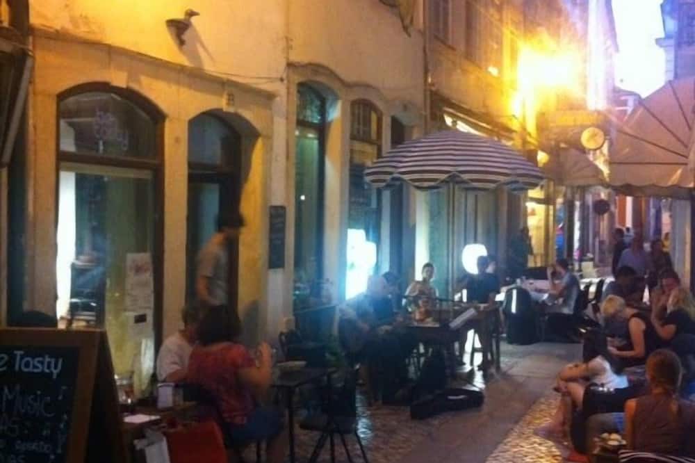 Be Coimbra Hostels