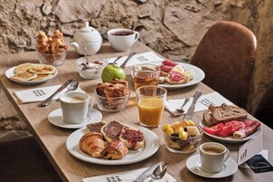Desayuno buffet todos los días (con cargo)