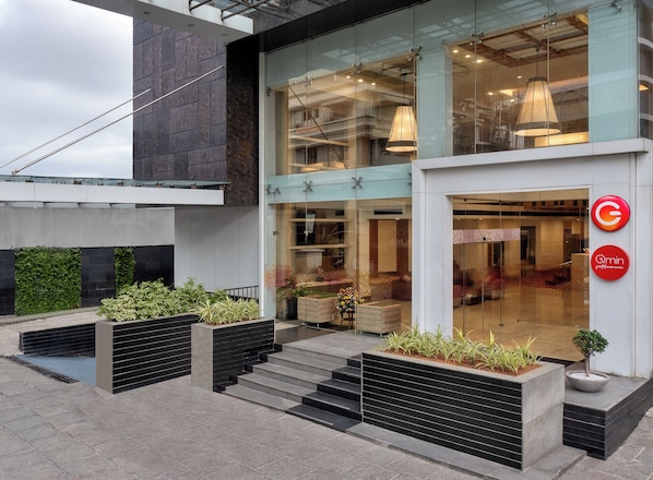 Front of property - Ginger Kochi MG Road (Kanayannur)