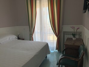 Free WiFi, bed sheets - Hotel Conte (Ischia)