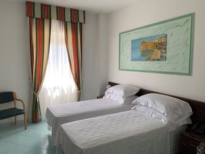 غرفة كلاسيكية مزدوجة أو بسريرين منفصلين | واي فاي مجانًا وملاءات أسرّة