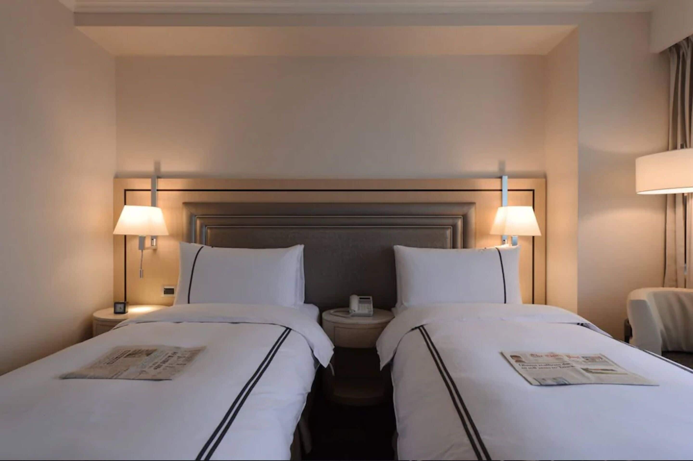 deluxe twin room | in-room safe, desk, blackout curtains, soundproofing