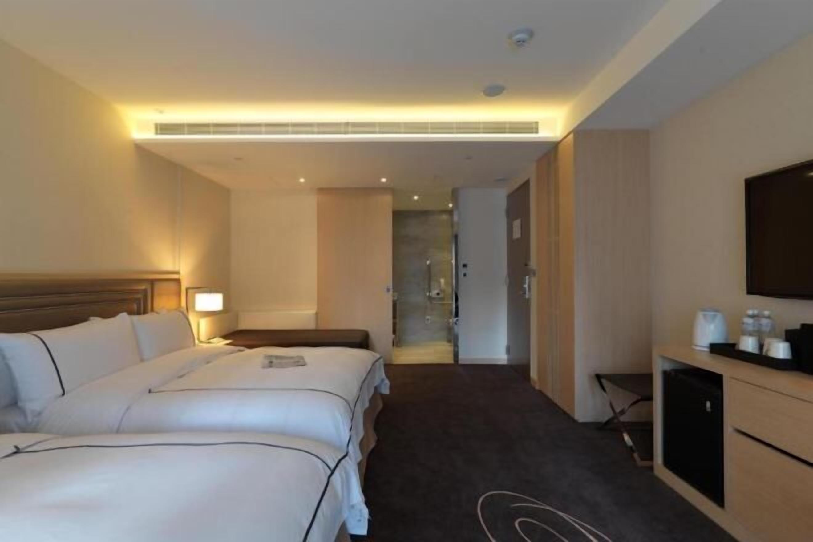 In-room safe, desk, blackout drapes, soundproofing