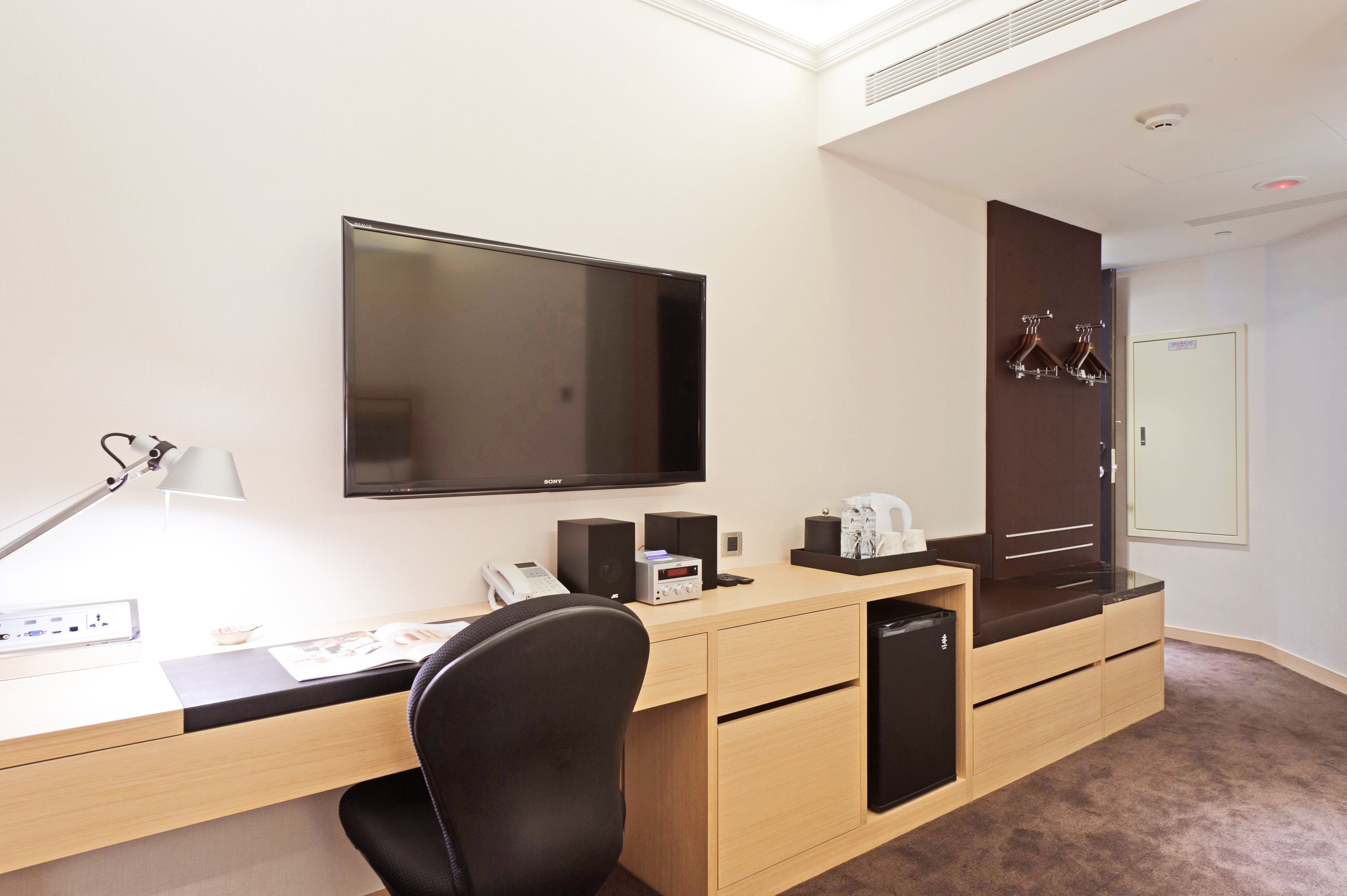 superior double room, 1 double bed | in-room safe, desk, blackout curtains, soundproofing