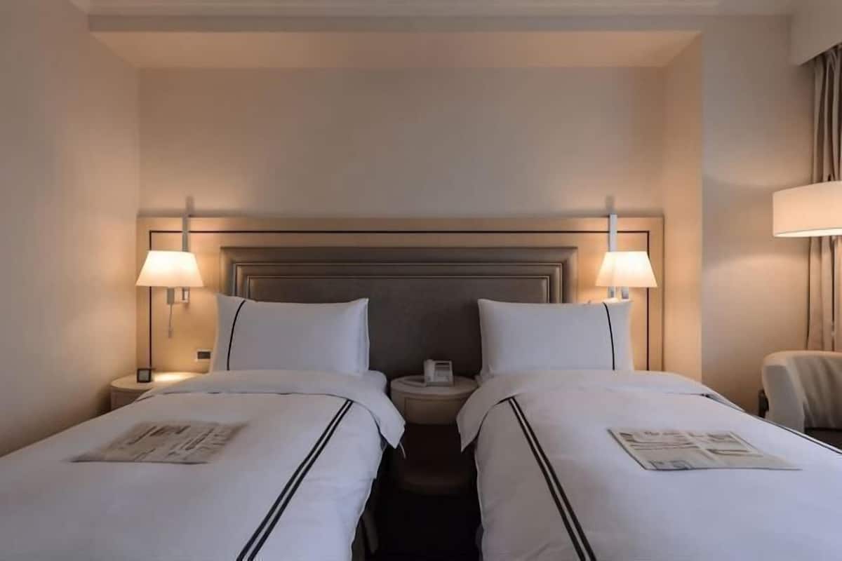In-room safe, desk, blackout drapes, soundproofing
