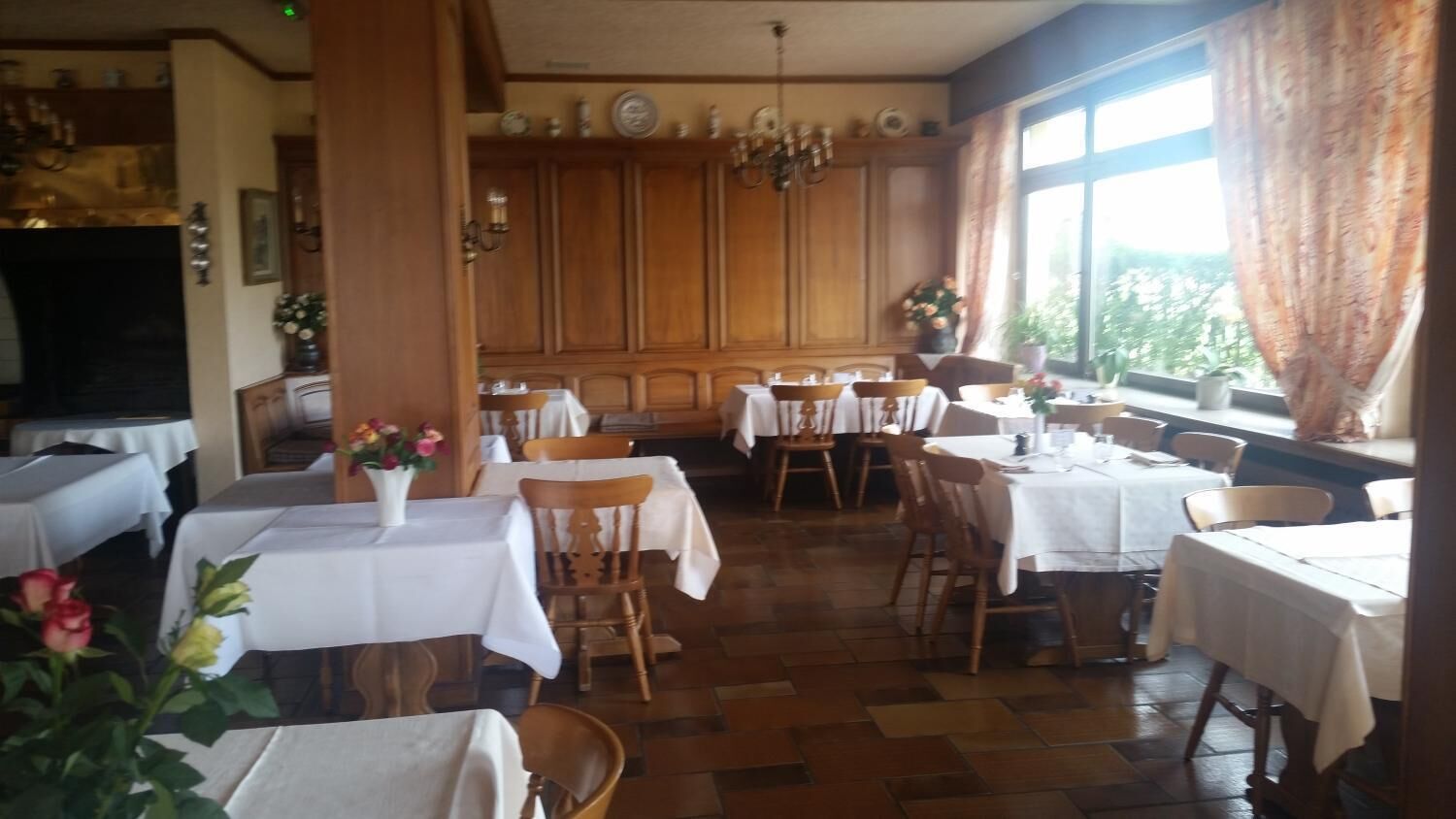 lunch and dinner served, regional cuisine