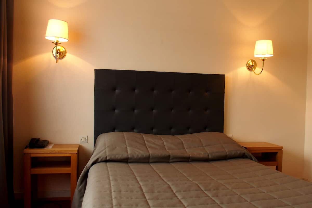 Double Room | Desk, cots/infant beds, free WiFi, bed sheets