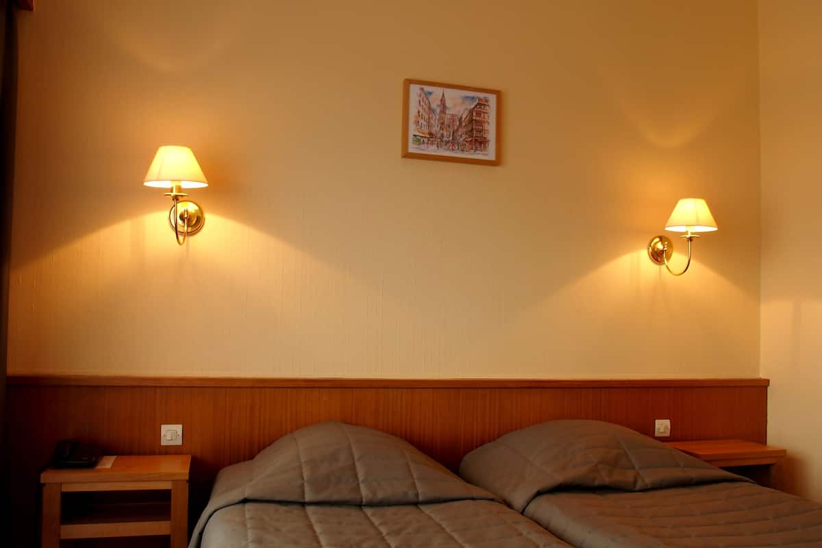 Twin Room | Desk, cots/infant beds, free WiFi, bed sheets