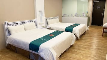 Blackout curtains, free WiFi