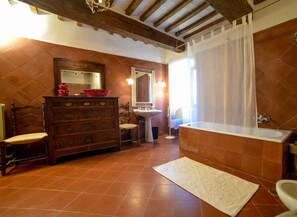 Deluxe Villa, 3 Bedrooms, Terrace | Bathroom