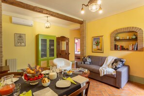 Superior-Apartment, 2 Schlafzimmer | Wohnzimmer