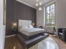 Kamar Double Desain, 1 Tempat Tidur Double | Minibar, brankas, meja kerja, dan tirai kedap cahaya