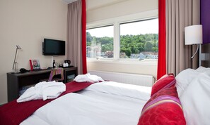 Superior Room, Non Smoking | Premium bedding, pillowtop beds, minibar, desk - Thon Hotel Halden (Halden)