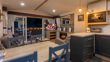 Snowdon Spa Caravan With Hot Tub | Balcony view