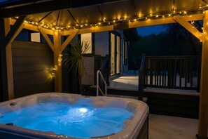 Celtic Orchard Lodge | Balcony view - Aberdunant Hall (Porthmadog)