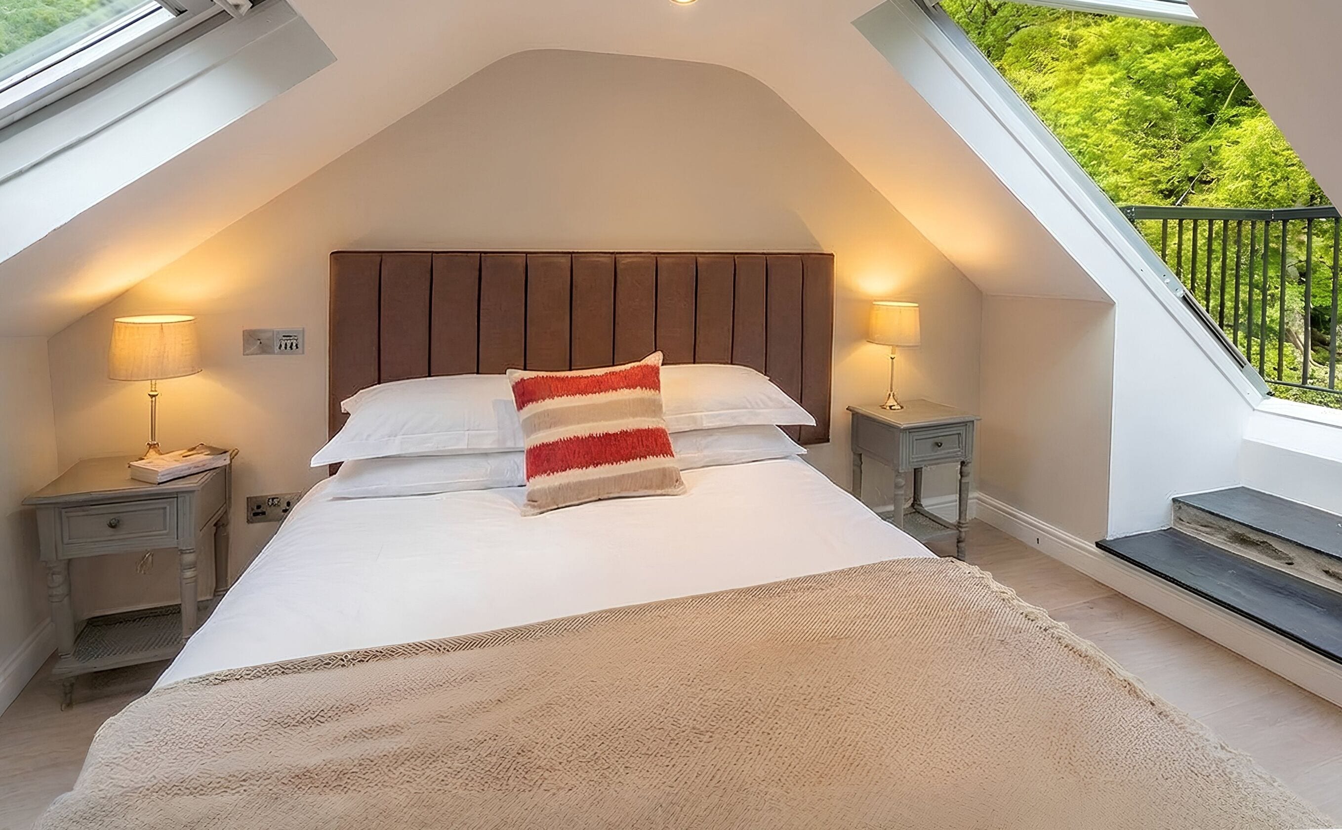 Gatekeepers Cottage 2 Bedrooms with Hot Tub | Iron/ironing board, free WiFi, bed sheets
