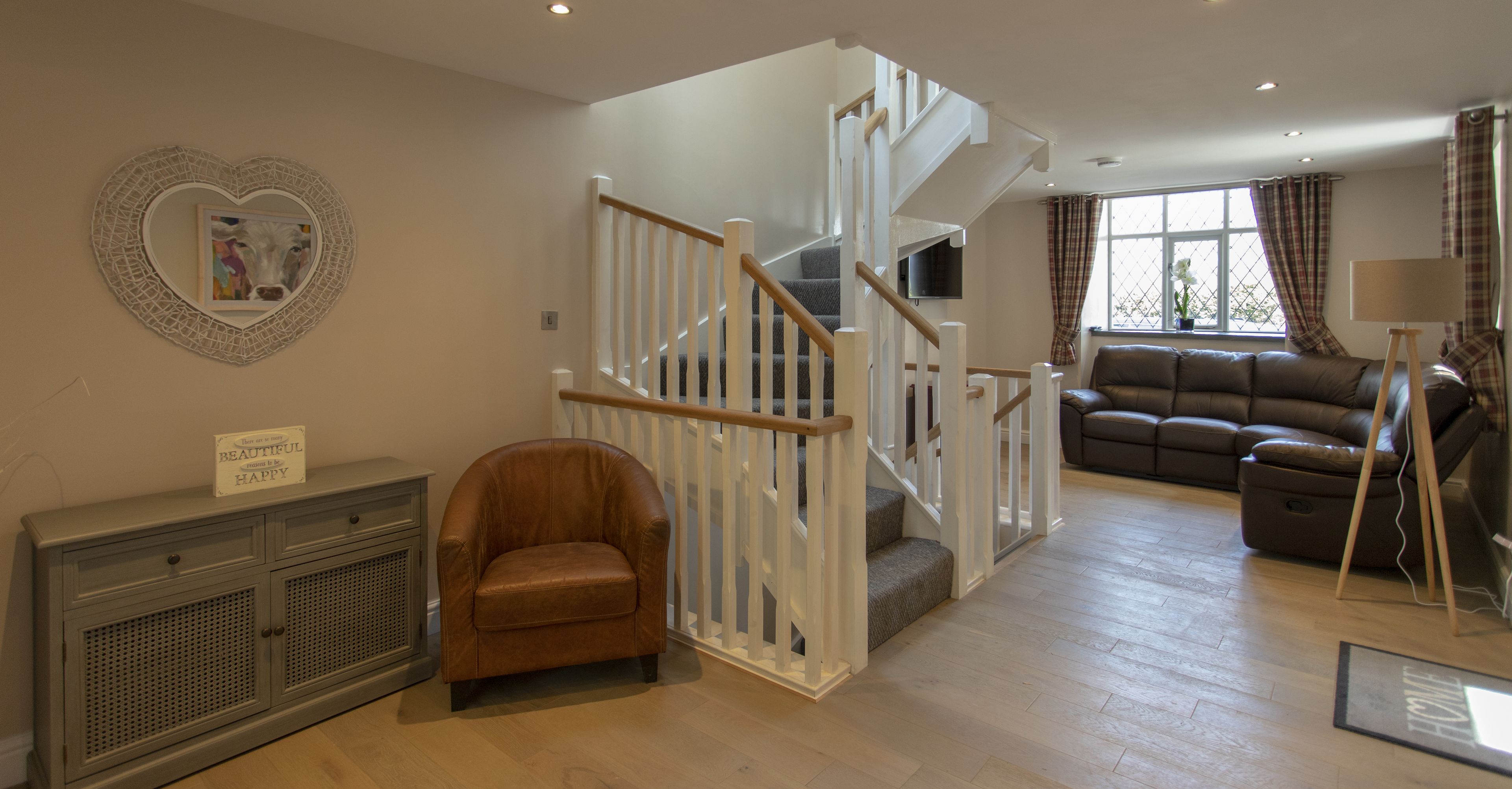 gatekeepers cottage 2 bedrooms with hot tub | living room