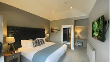 Superior King or Twin Room, 1 King Bed, Double Power Shower, Mountain View | Iron/ironing board, free WiFi, bed sheets