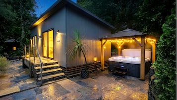 Woodland Escape Suite, 1 King Bed | Strygejern/strygebræt, gratis Wi-Fi, sengetøj
