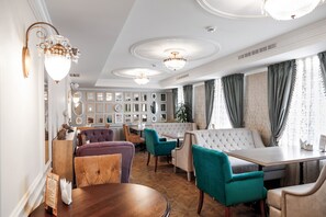 Breakfast and dinner served, French cuisine