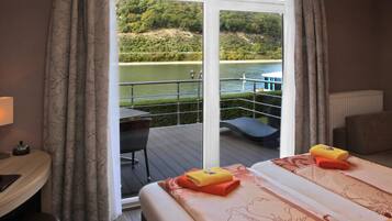 Superior Double or Twin Room, Patio, River View