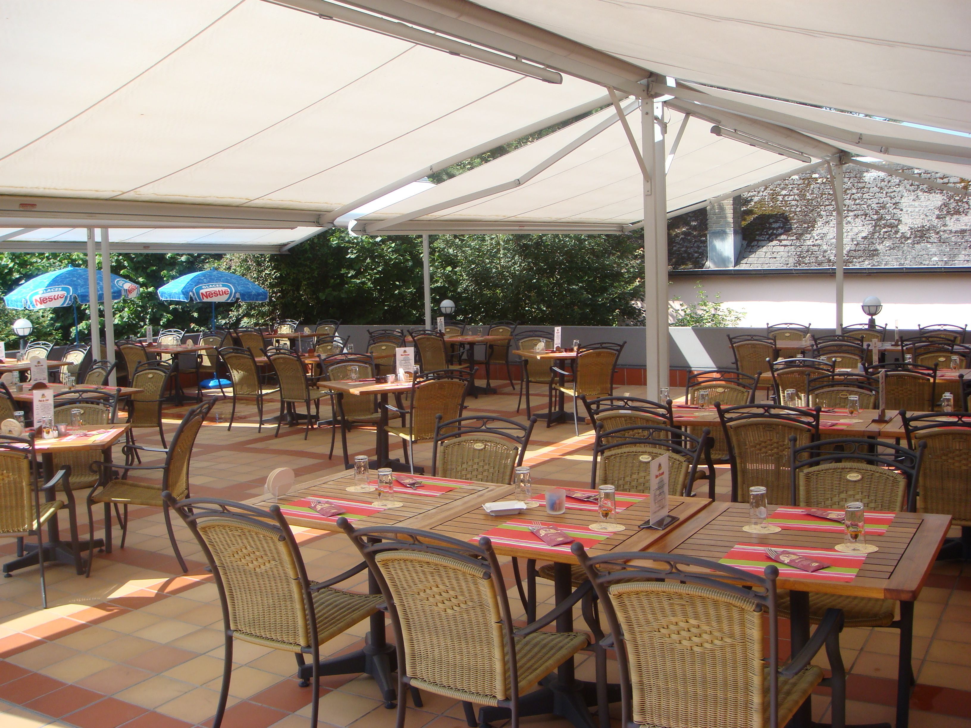 Breakfast, lunch, dinner served; Regional cuisine 