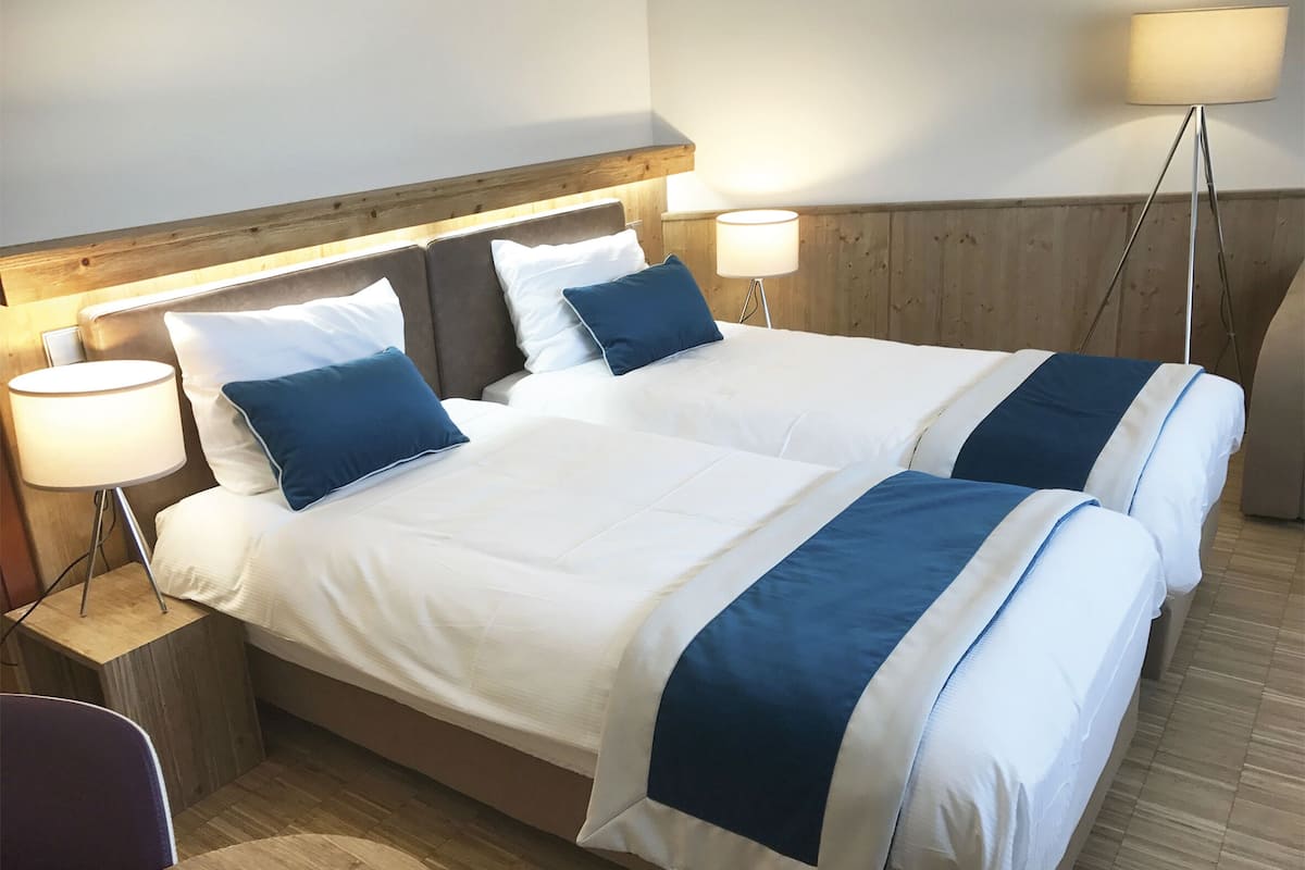 standard twin room | desk, blackout curtains, soundproofing, iron/ironing board