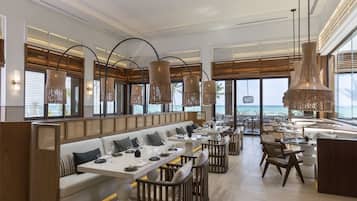 8 restauranter, frokost, lunsj og middag serveres, meksikanske retter