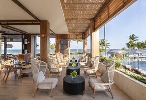 8 restaurants servant le petit déjeuner, spécialités Cuisine mexicaine