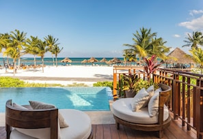 Suíte premium, 1 cama King, para não fumantes, de frente para a praia | Terraço/pátio