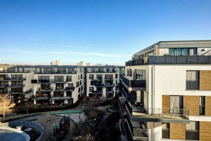 1 bedroom, premium bedding, in-room safe, desk