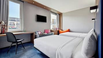 1 bedroom, premium bedding, in-room safe, desk