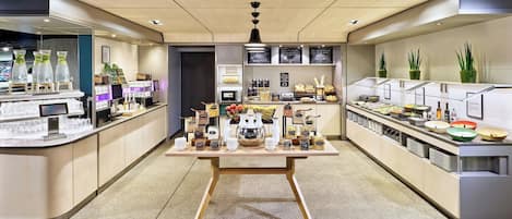 بوفيه فطور يوميًا بتكلفة قدرها (25 EUR للشخص)