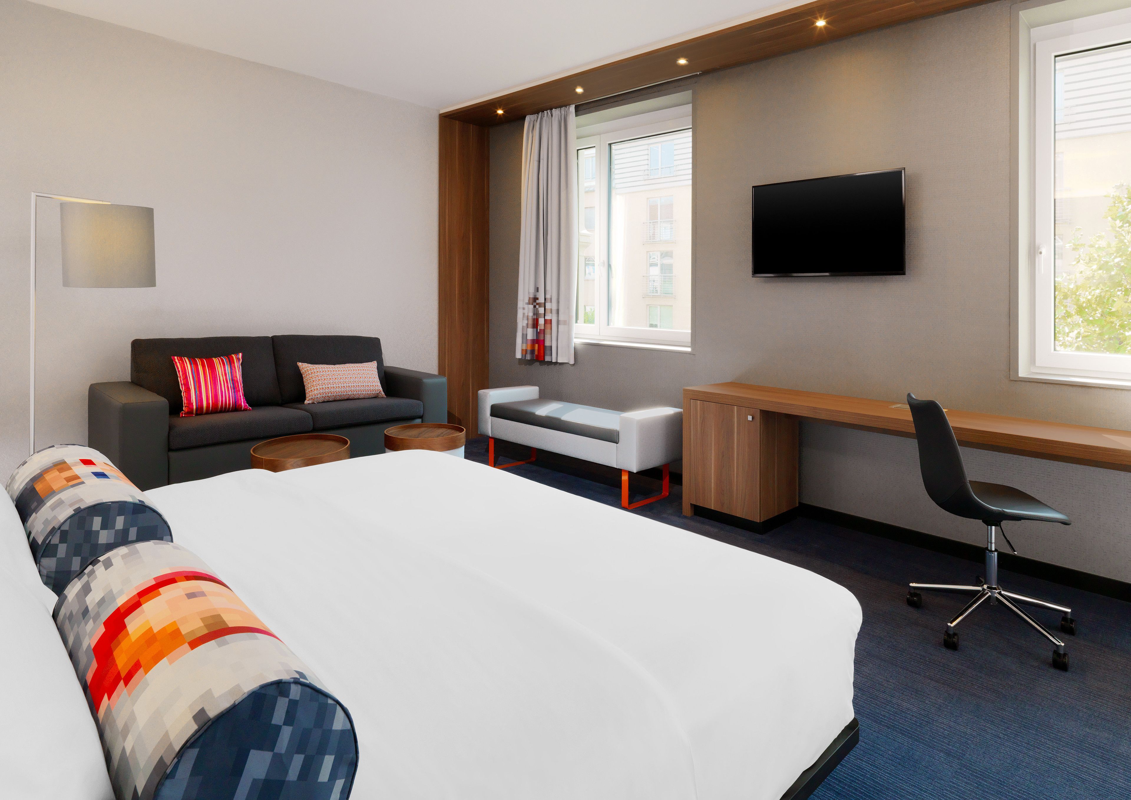 1 bedroom, hypo-allergenic bedding, minibar, in-room safe