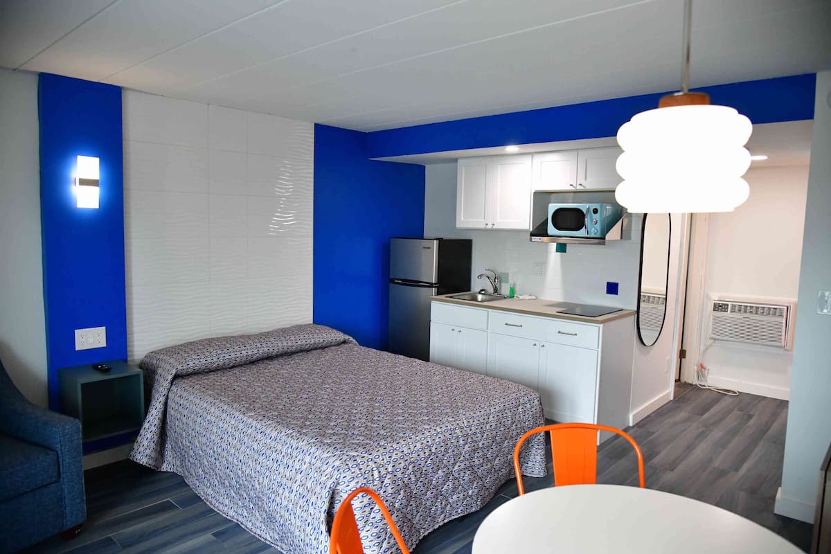 Standard Studio Suite, Kitchenette ( Land View Efficiency) | Wi-fi percuma, cadar katil