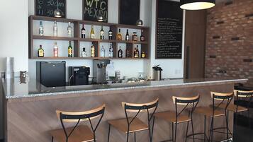 酒吧(店内)