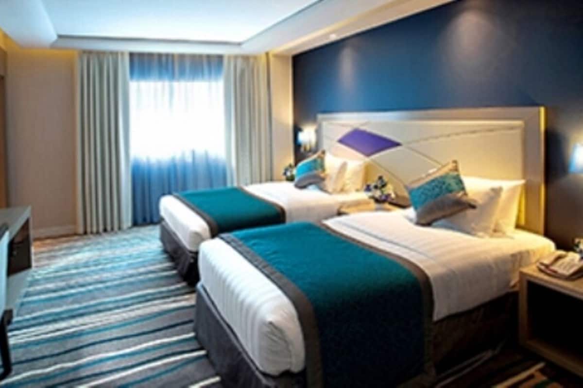 Executive Twin Room | 迷你吧、客房内保险箱、办公桌、熨斗/熨板