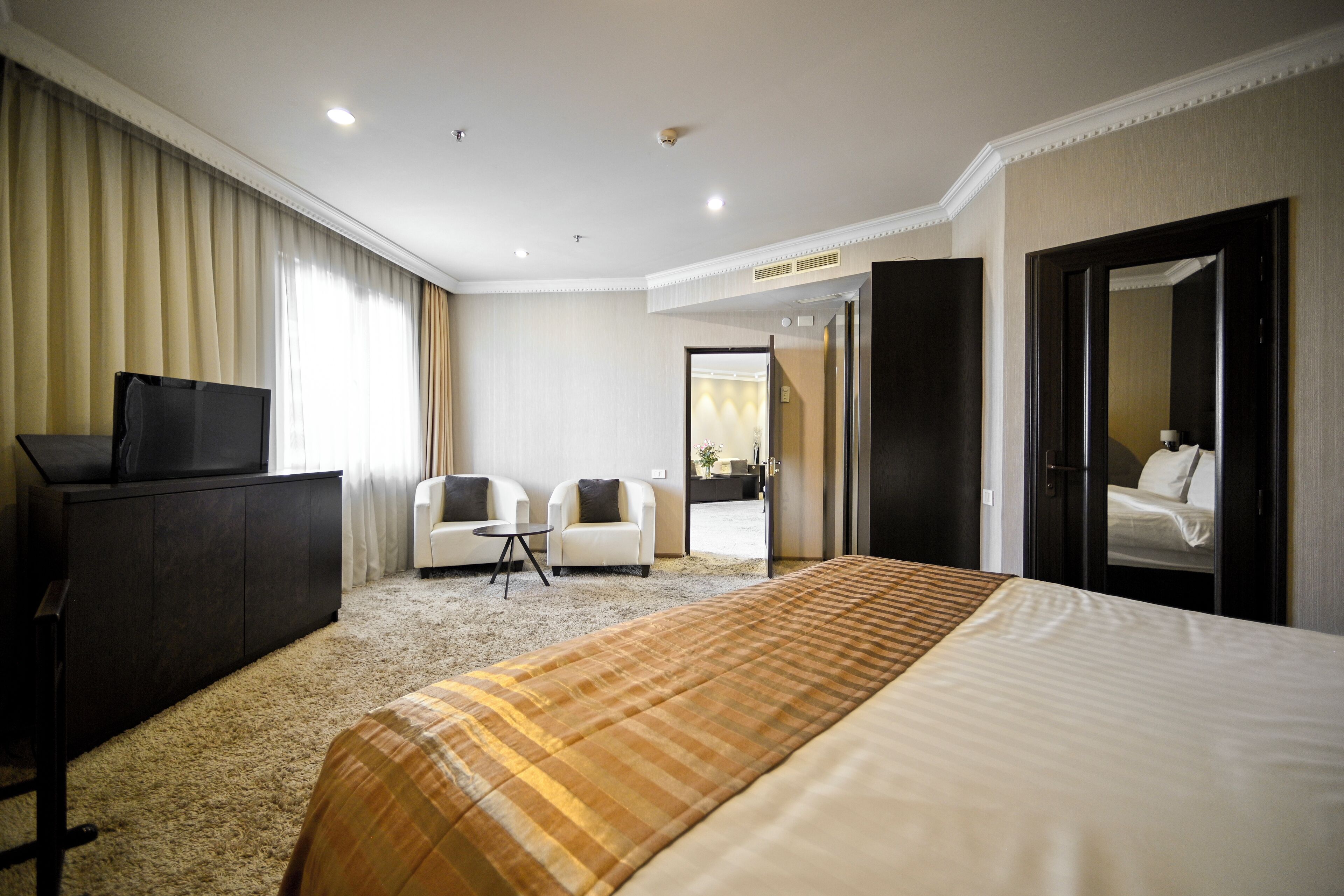 Presidential Suite | Minibar, in-room safe, free WiFi, bed sheets