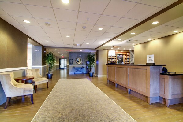 Reception - Hampton Inn & Suites Milwaukee West (Milwaukee)