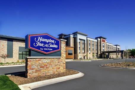 Außenbereich. Hampton Inn & Suites Milwaukee West