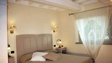 Doppel- oder Zweibettzimmer, Gartenblick