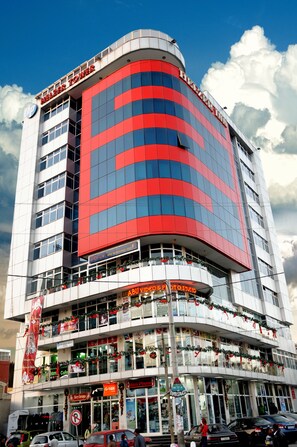 Front of property - Helzer Inn (Addis Ababa)