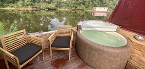 Toue Cabanée SPA | Terrace/patio - Le Village Toue des Demoiselles - Slowmoov (Chassenard)