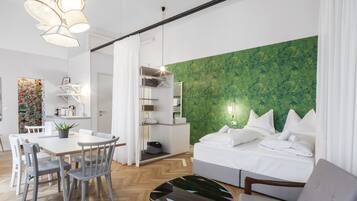Garden Suite Karmelitermarkt | Hochwertige Bettwaren, Schreibtisch, schallisolierte Zimmer, Bettwäsche