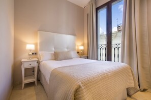 Apartamento, 1 habitación, vistas a la ciudad | 2 dormitorios y decoración individual