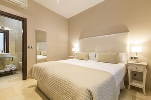 2 bedrooms, individually decorated, laptop workspace, blackout drapes - Siloe Plaza (Granada)
